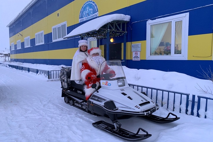 Снегурочка и Дед Мороз в.jpg